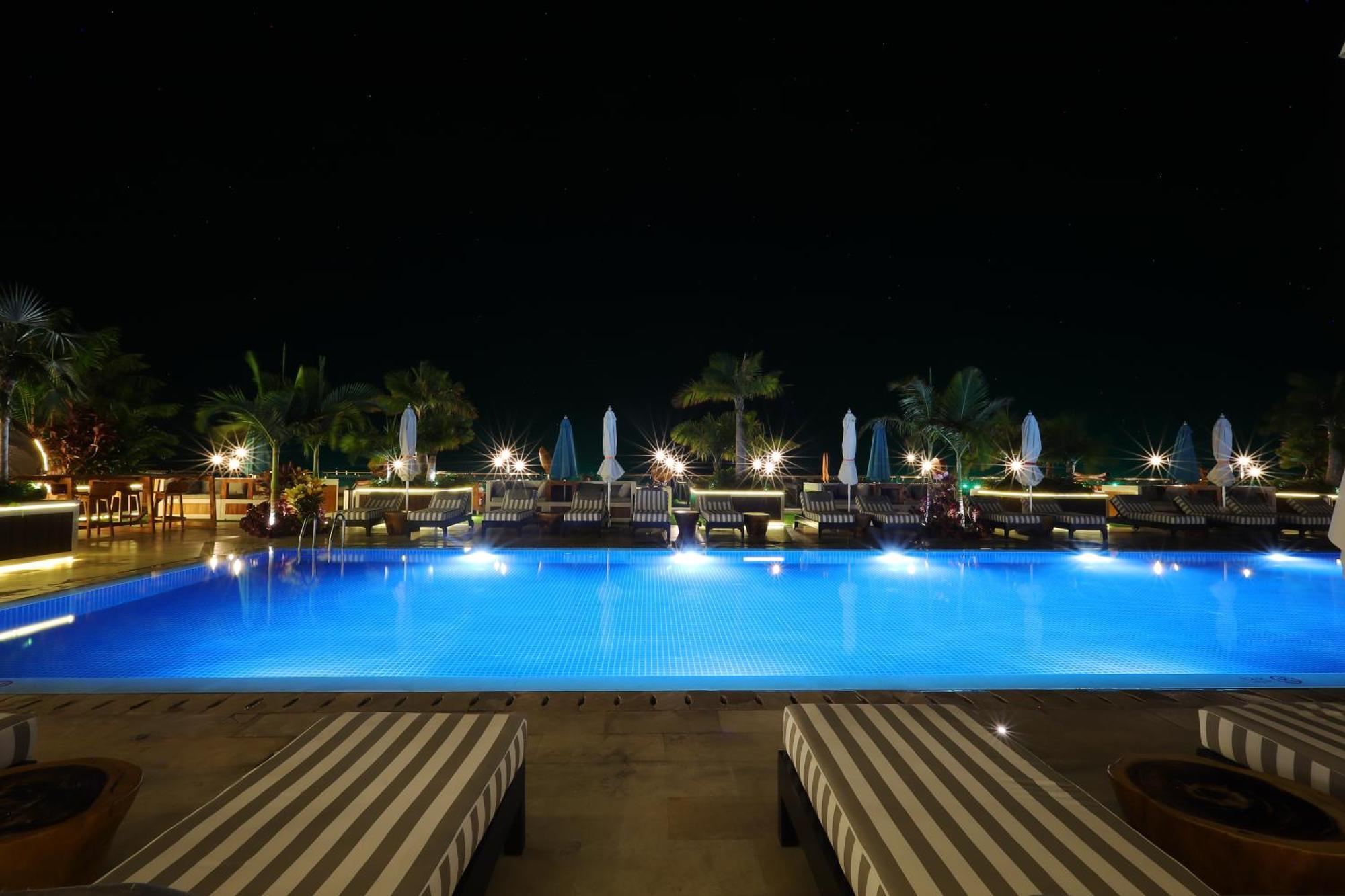 The Riyaz Lavanya Langkawi Pantai Cenang  Exterior photo The pool at night